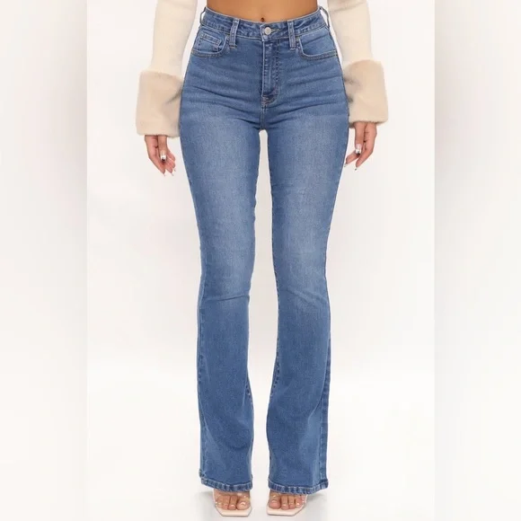 2/$35 Fashion Nova Affair Of The Flare Stretch Jeans - Medium Blue Wash sz 13 - Picture 1 of 8
